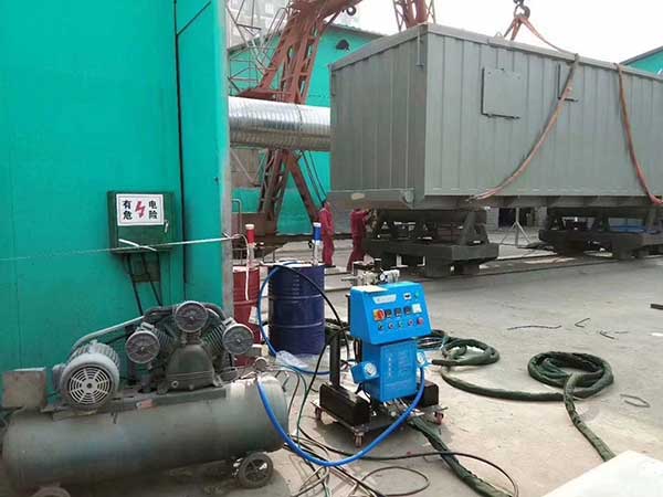 大城縣聚氨酯發(fā)泡機(jī)(圖1) 大城縣聚氨酯發(fā)泡機(jī)集裝箱房屋保溫施工