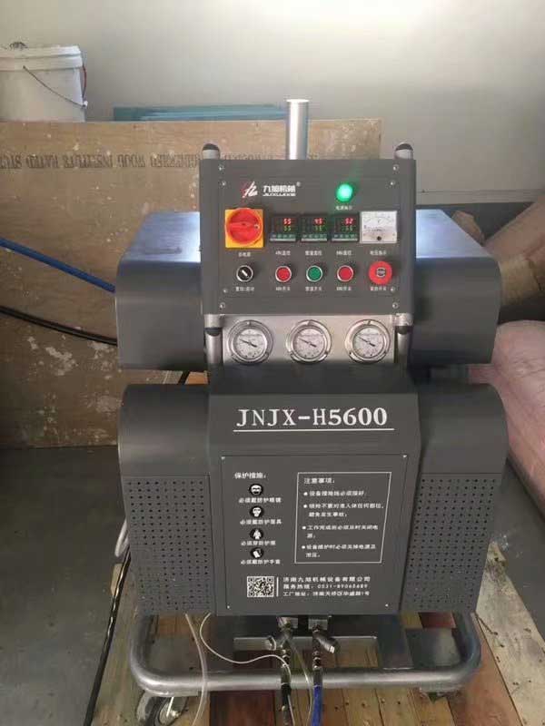 濟(jì)南聚脲噴涂機(jī)(圖2) H5600液壓濟(jì)南聚脲噴涂機(jī)